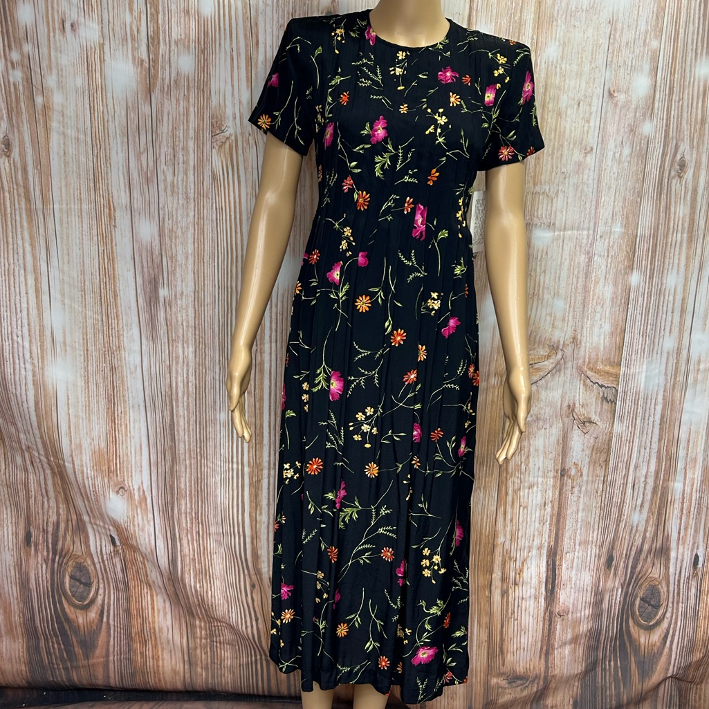 Positive Attitude Vintage 90’s Floral Pintucked Midi Dress